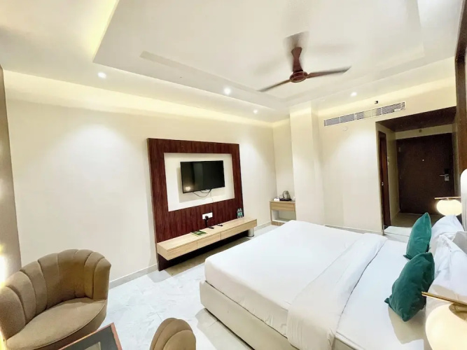 Sea View Hotel- Puri near Temple & Beach