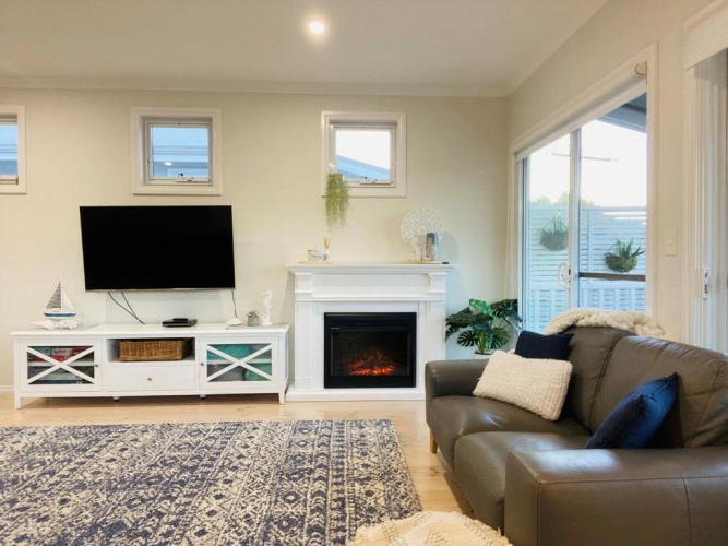 4 Bedrooms Cottage