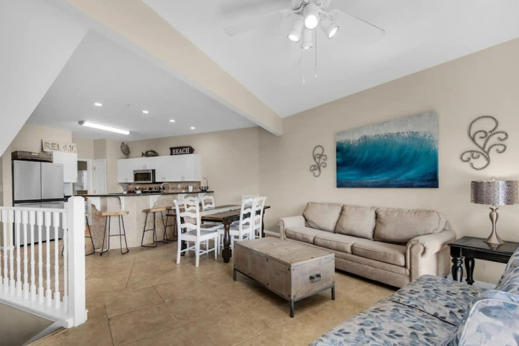 Bright 3BR Townhome Gulf Views Steps to Beach