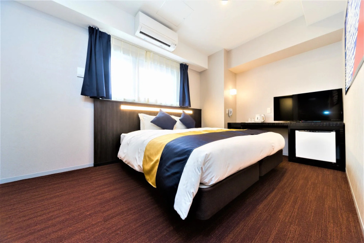 KUROMON Crystal Hotel