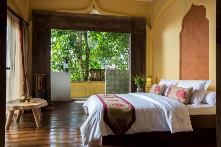 Deluxe Double room with pool view