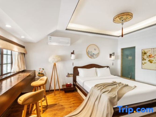 Standard Double room with courtyard view