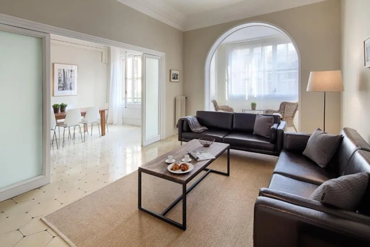 4 Bedrooms Deluxe Apartment