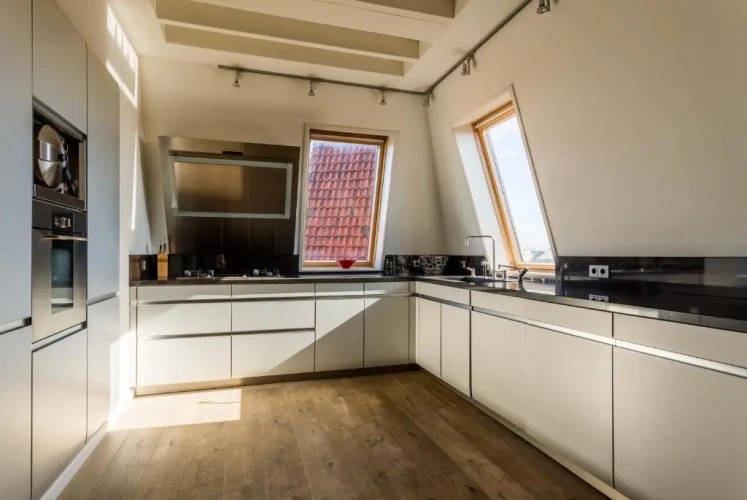 2 Bedrooms Penthouse Apartment