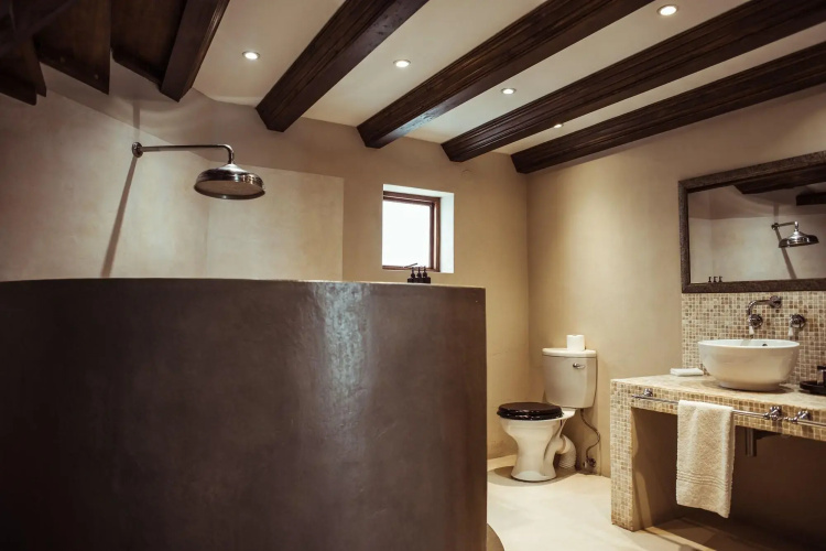 The Iris Boutique Hotel