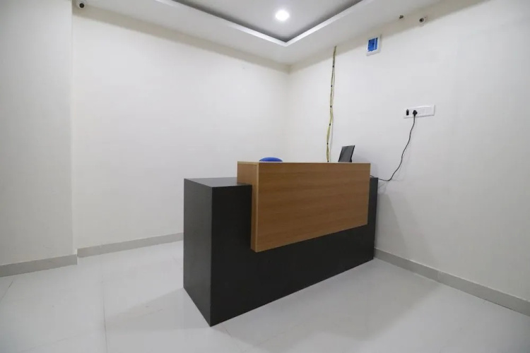 OYO Flagship 27991 Mundhwa UC