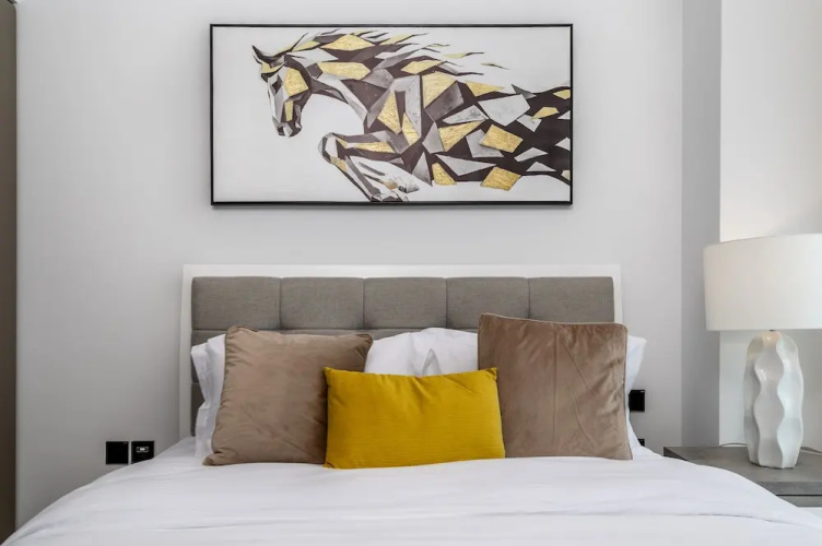 Waves - Impressive 1BR Apartment Close to Burj Khalifa