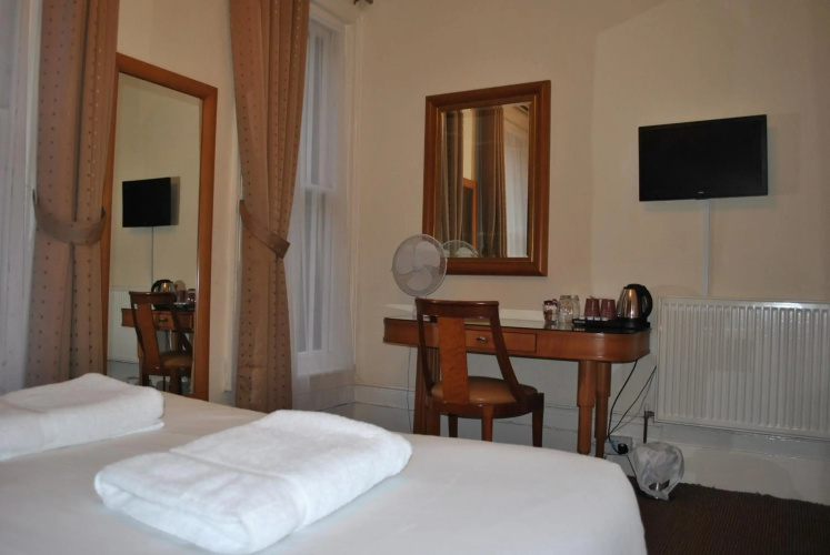 Town House Rooms