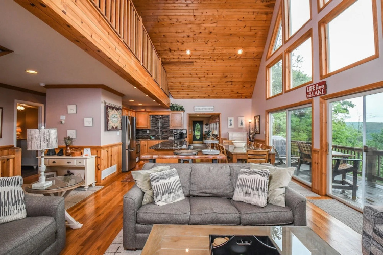 Scenic Overlook 6 Bedroom House