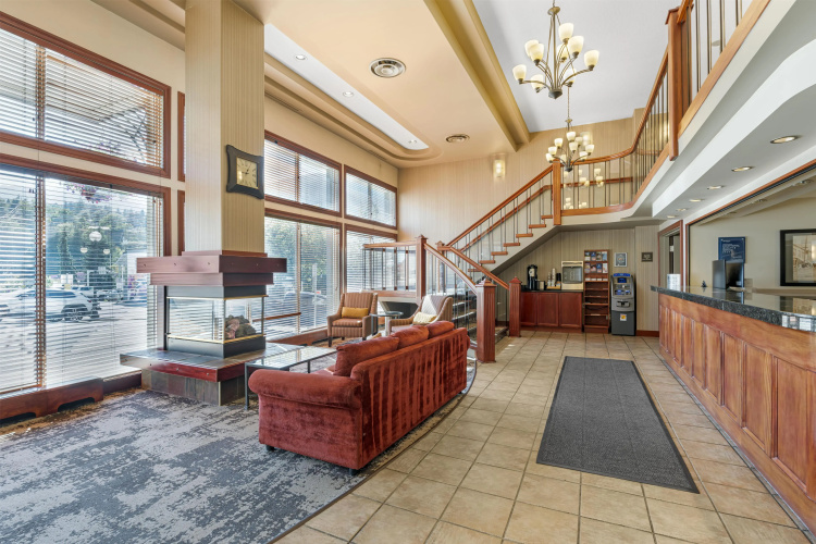 Best Western Plus Baker Street Inn