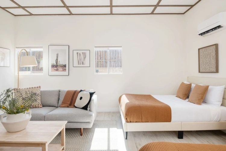5 Bedrooms Cottage