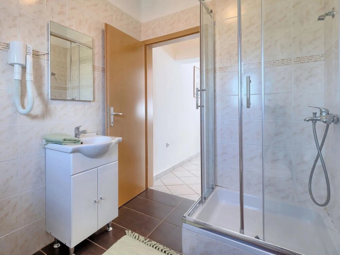 4S - One Bedroom No.2