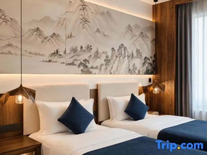 Standard Twin room with courtyard view