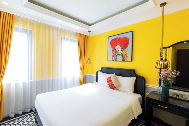 Deluxe Double room with city view