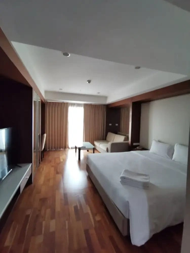 Deluxe Studio with balcony