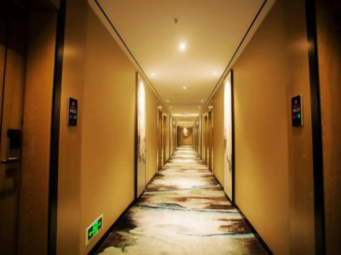 Yunlong Hotel