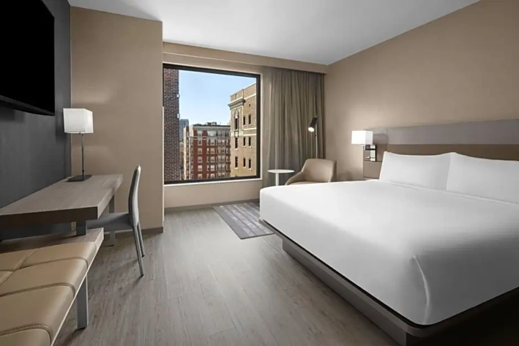 Standard Double room with city view