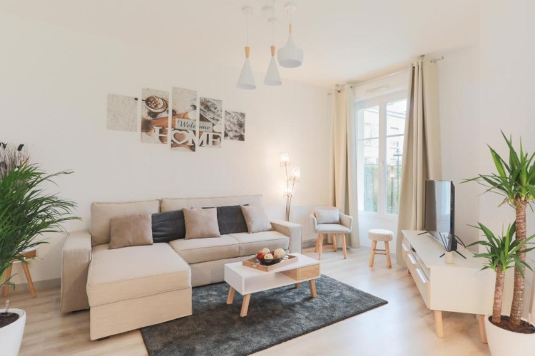 2 Bedrooms Apartment