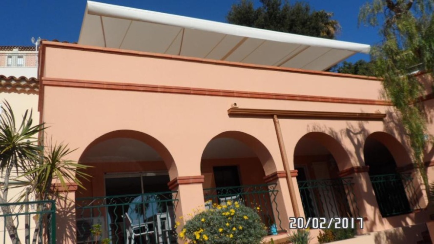 2 Bedrooms Villa