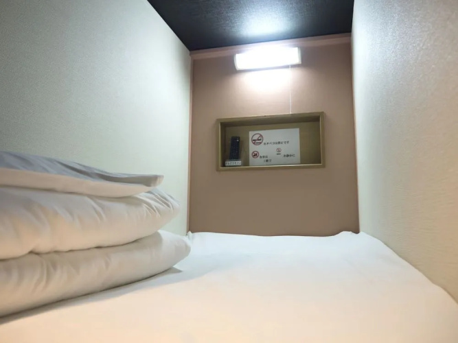 Capsule Hotel Hatagoya