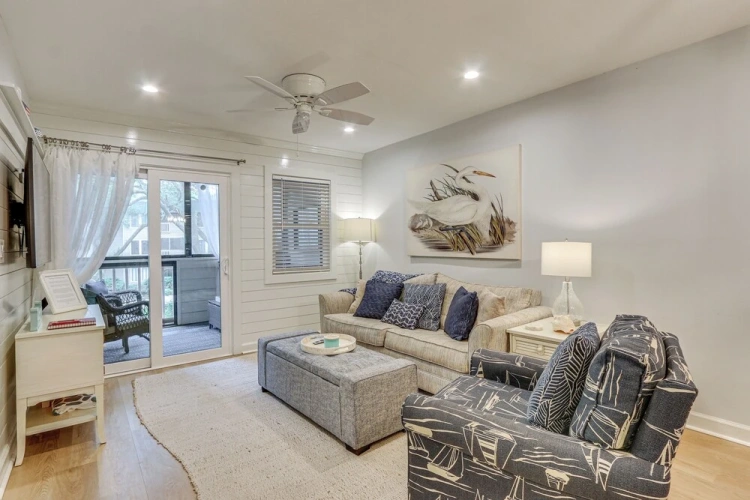 2 Bedrooms Apartment