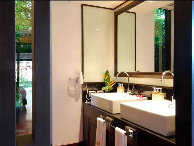 Niramaya Villa & Wellness Resort