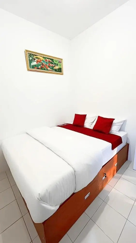 Djuragan Kamar Halona
