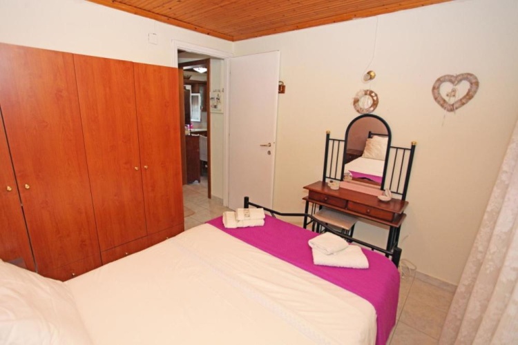 2 Bedrooms Cottage
