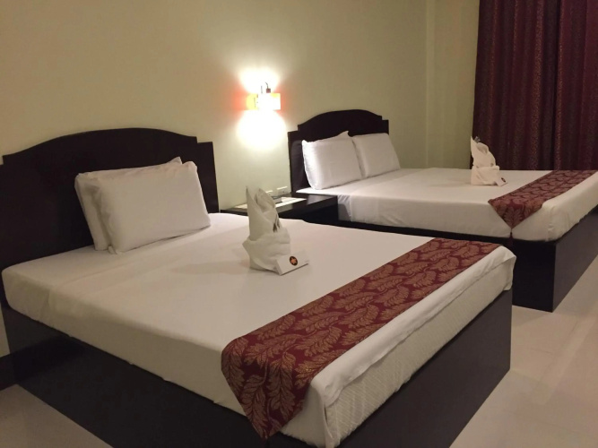 Hollywood Suites