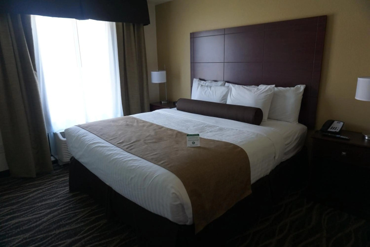 Cobblestone Hotel & Suites – Chippewa Falls