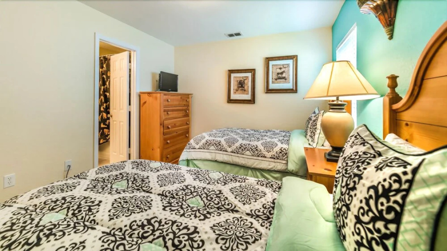 2638 Windsor Hills
