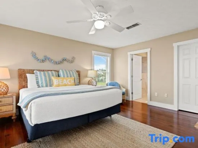 3 Bedrooms Apartment