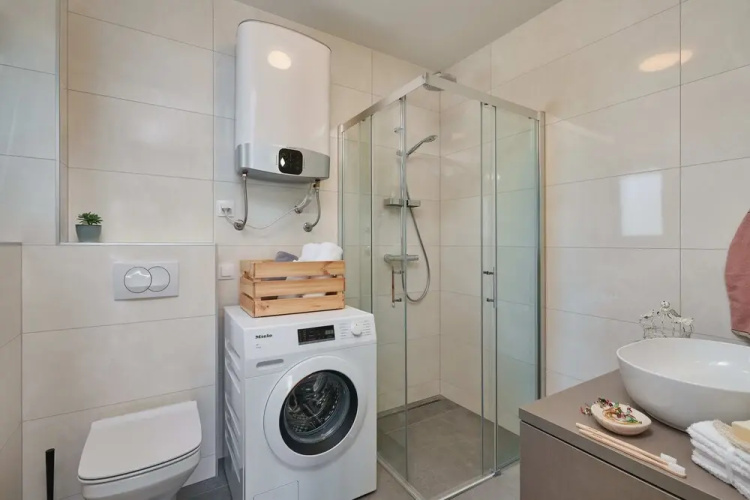 Irena Apartments