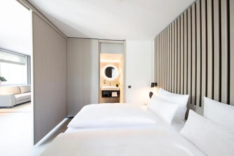 4K Hotel