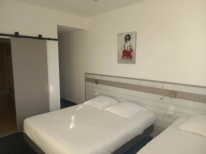 Standard Triple room