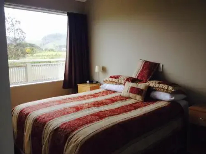 Waikava Harbour View - Catlins Accommodation
