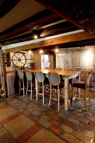 The Crown At Playhatch - Reading