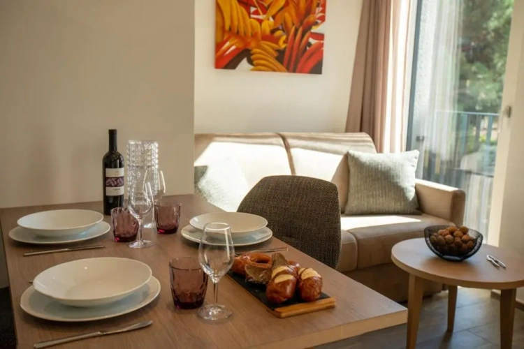 Deluxe Quadruple Apartment