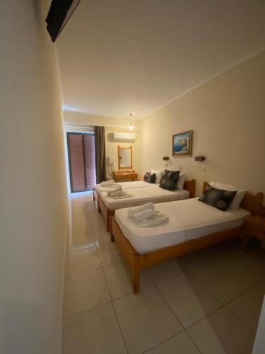 Standard Triple room with balcony