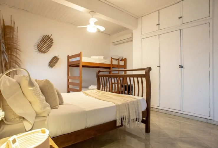 Longboard Paradise Suites