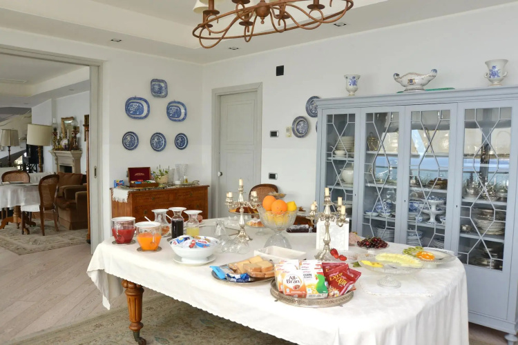 Mon Repos Luxury Suites
