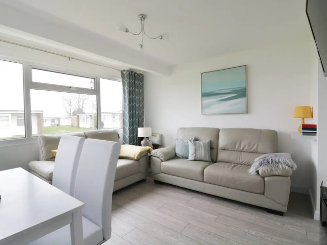 145 Sunbeach Chalet