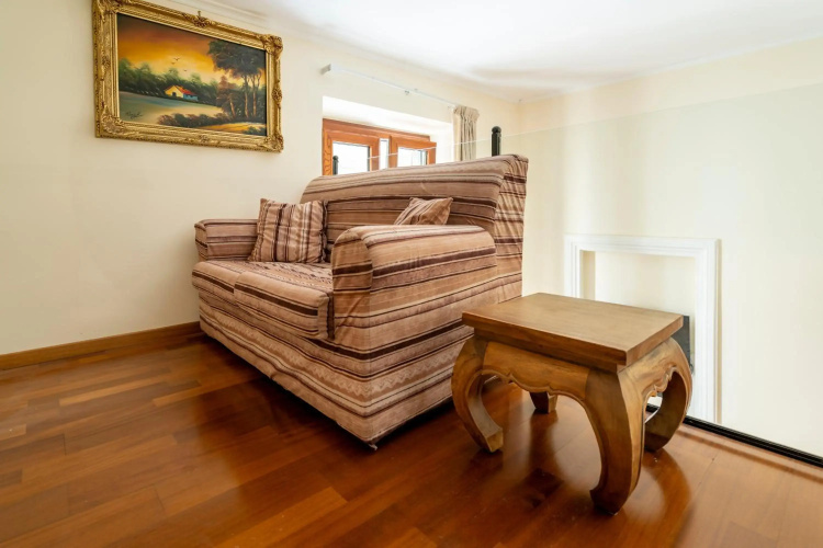 Rhona's Apartment