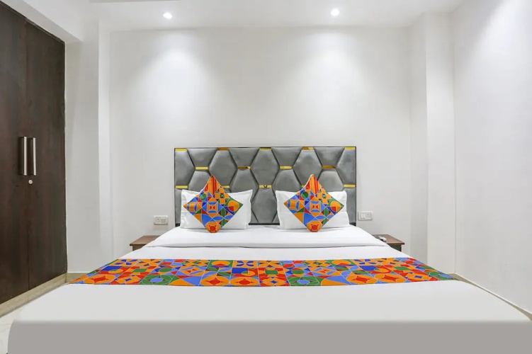 Fabhotel 24&7