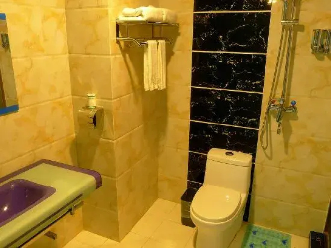Ding Good Hotel Ruili