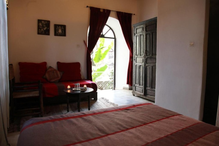 Standard Triple room