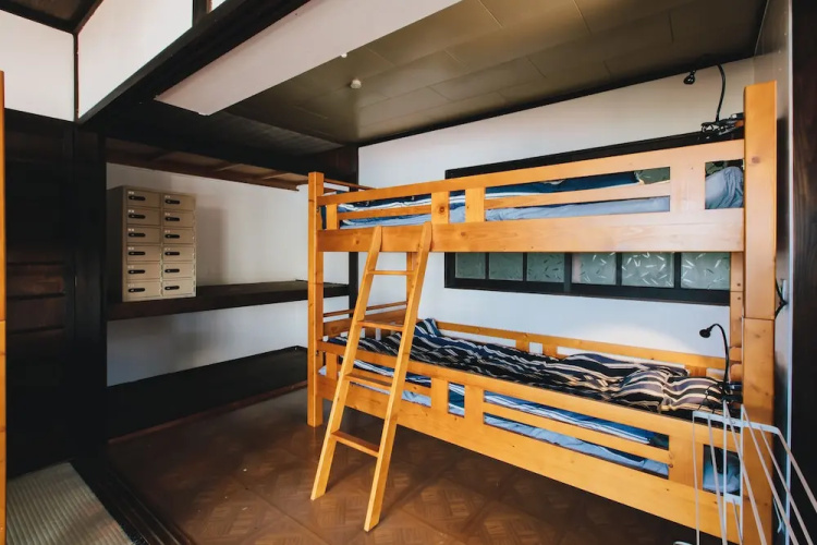 Hostel Dockhouse