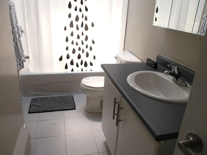 Spectacular 1BR Unit