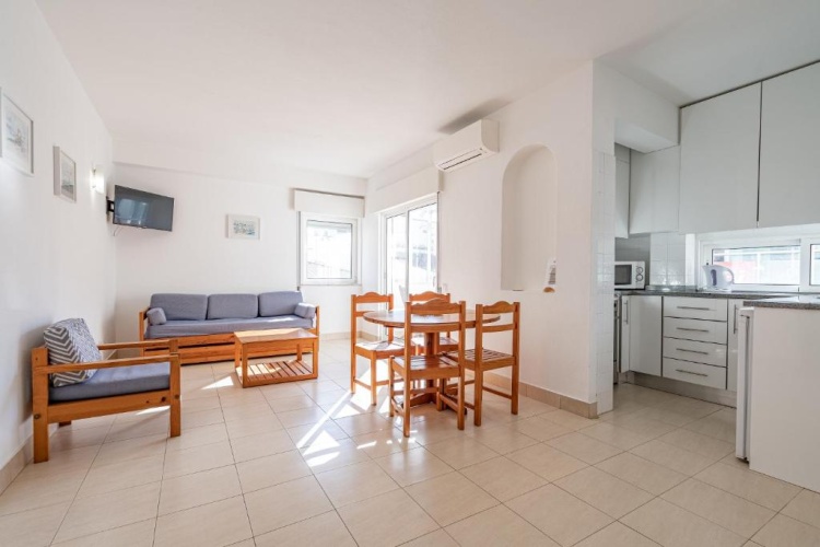 1 Bedroom Twin Apartment with sea view