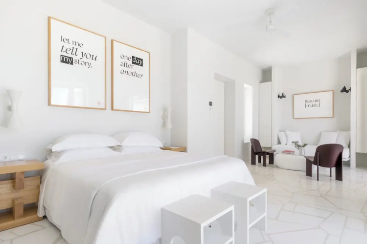 TWWO Antiparos